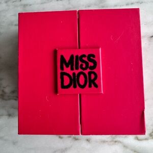 Miss Dior Essence